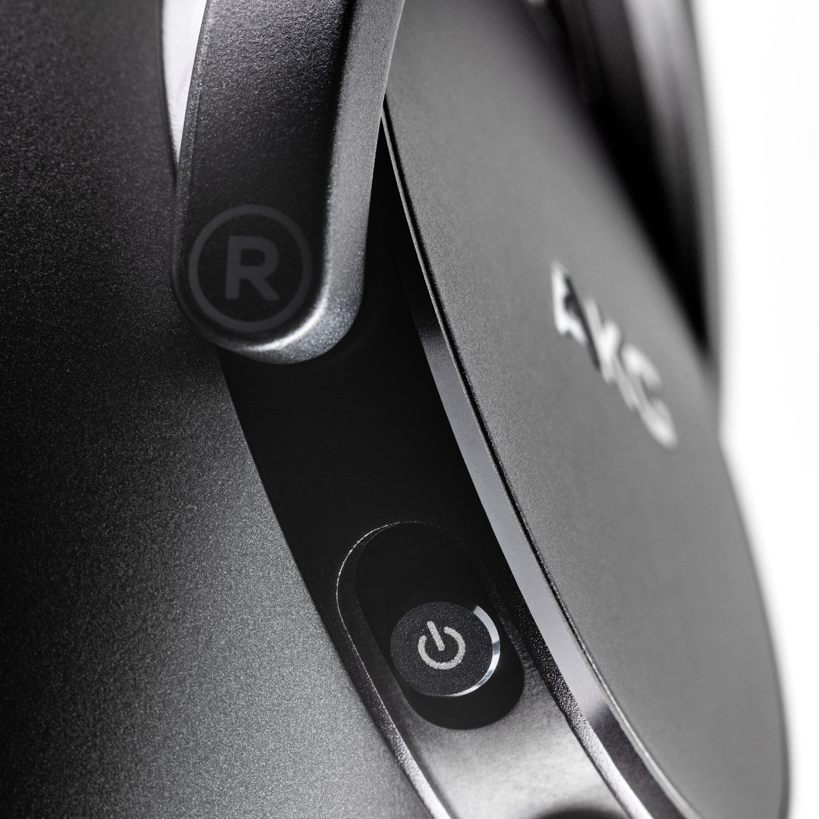 akg n700ncm2 wireless adaptive noise cancelling headphones